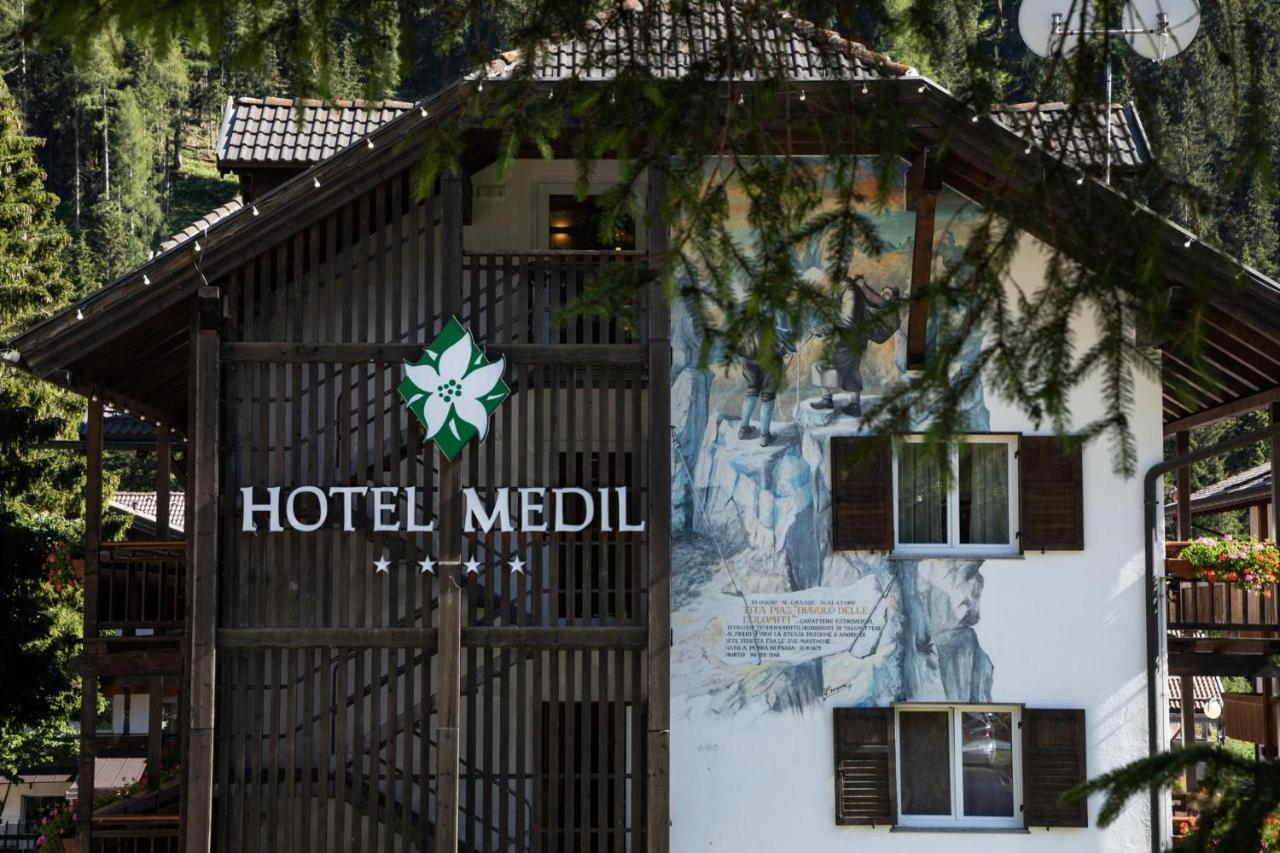 Hotel Medil Campitello di Fassa Luaran gambar